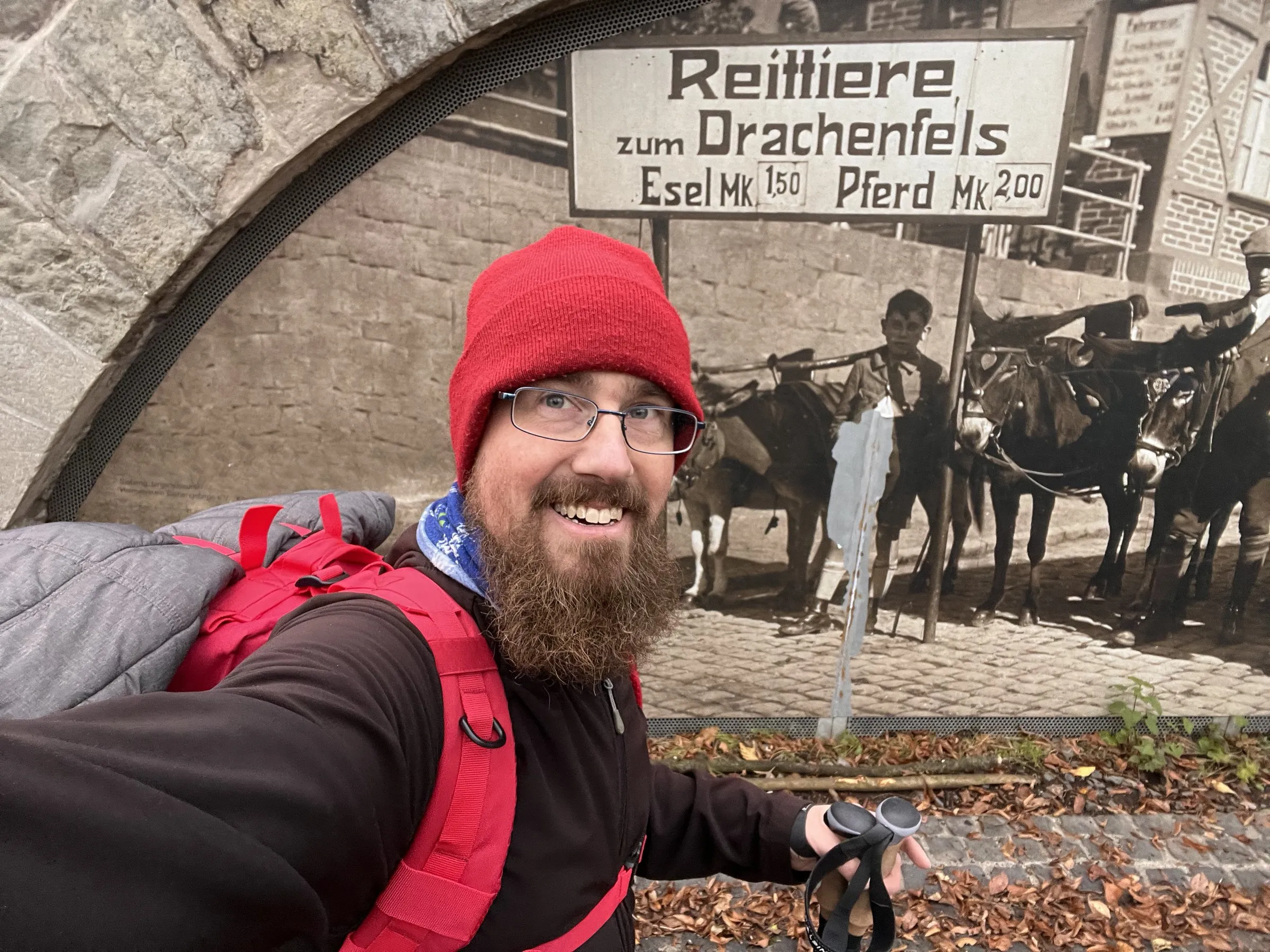 Christian beim Wandern am Drachenfels